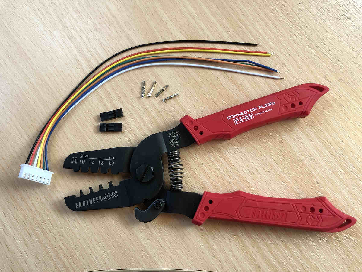 Parts to make an SDS011 cable